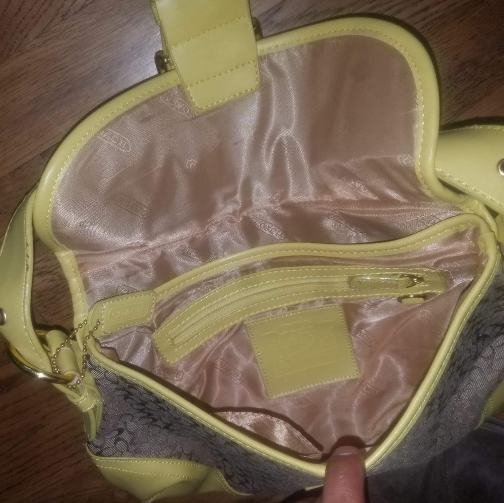 Coach - Picture 2 of 6